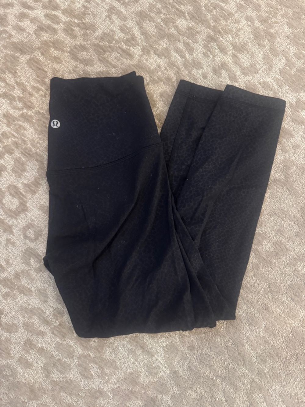 Lululemon Black High-Rise Leggings size 4 21 inch